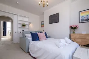 Host & Stay - Guildford Apartment - Image 5