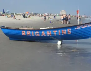 BRIGANTINE TOP LOCATION! WALK TO BEACH, EATERIES. 12 NOON CHECKOUT. DOGS OK - Image 5