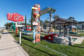 Pirates Bay A108 - High-End Luxury Poolside Studio Condo at Great Rates! - Image 2