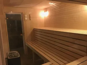Stort hus fra 1777 med indendørs og udendørs pool - Image 3