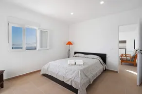 Avec vue sur la mer, terrasse privée et Wi-Fi - Image 4