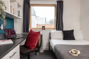Fitzroy Court near Luton Airport - Image 5