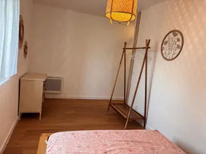 Charmante chaumière avec jardin clos, proche plage et commerces, équipée pour familles, wifi inclus - Image 5