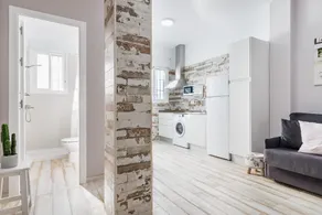 Appartement climatisé au centre de la ville, à proximité de la plage, avec Wi-Fi - Image 2