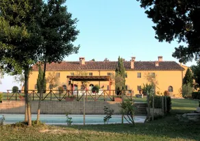 Apartment in Guasticce with shared pool - Image 5
