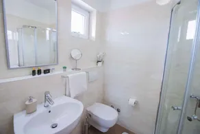 Holiday home Fully air-conditioned and modern - Image 5