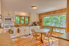 Cozy retreat on TWO Lakes for the price of one! 4 beds 3 baths + sauna - Image 3