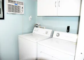 3 Bd, 2 bath, close to boat ramp. 25.00 pet fee per pet - Image 2