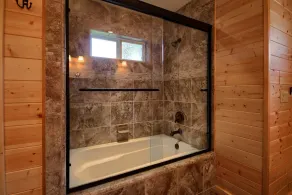Natur-Seeanwesen, privater Steg plus 7 Schlafzimmer, 4 Badezimmer - Image 5
