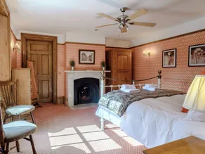 Psalter Farmhouse - Image 5