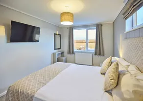 Hazelwood Deluxe Lodge - Image 4