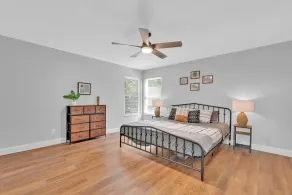 Spacious, 3 bedroom home, finished basement on quiet court - Image 5