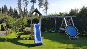 Paradise, peace, dog welcome. House is at ground level. Fenced in - Image 2