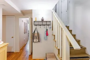 Spacious 1 bedroom Ballard Apartment, Walk to Dining & Shops,  15 Min to Seattle - Image 2