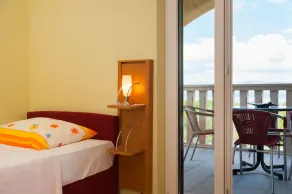 Two bedroom apartment with balcony and sea view Postira, Brač (A-15242-b) - Image 4
