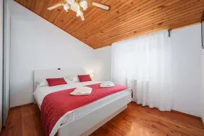 Villa Eufemia near Poreč with large garden and outdoor playground for kids - Image 4