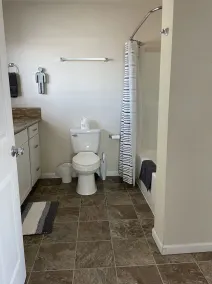 Small house perfect for families and pets - Image 3