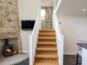 BECKAFORD VIEW, pet friendly, character holiday cottage in Ilsington - Image 2