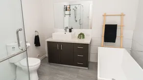  🐶🐶 PET FRIENDLY : Large 5bd,3bth,pool,public transport .🐶🐶 - Image 5