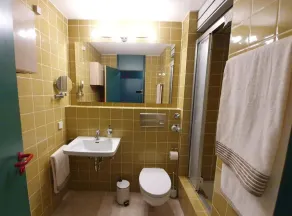 1-Zimmer- Appartment mit Bergblick an der Skipiste mit WLAN, Netflix, Prime - Image 4