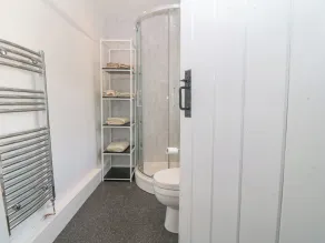 PEN BONC, pet friendly, with a garden in Llanddaniel Near Gaerwen - Image 2