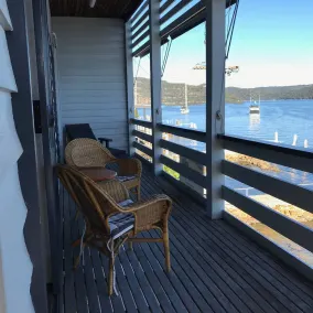 \"SUNDECK LODGE\"  Waterfront.  Sleeps 11.   Awesome. HAWKESBURY/COWAN/PITTWATER  - Image 5