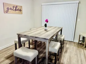 Modern, Chic, and Stylish 2 Bedrooms 2 Bathrooms  - Image 5