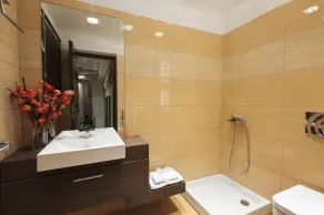 Villa Interior Moderna de 3 Quartos de 215 m² com Piscina Privativa (Aquecida) - Image 3