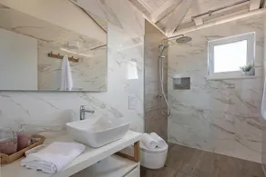 Luxury Villa Dana Indoor Pool and Sauna - Image 3