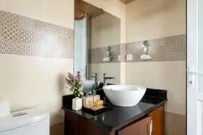 6BRs Villa with Private Pool * Central Location * Free Pick Up * B.fast inc. - Image 3