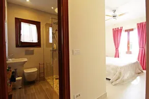 Villa elegante y espaciosa cerca del mar para 8 personas. - Image 4
