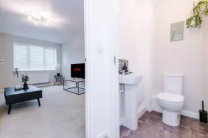 Lovely three bed home Manchester - Image 4
