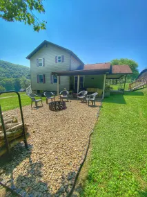 Large, 4 BR (1 King, 2 Queens), 2 Bath, Recently Renovated - Image 5