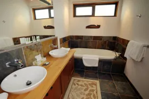 Pacific Rim Retreat - Image 4