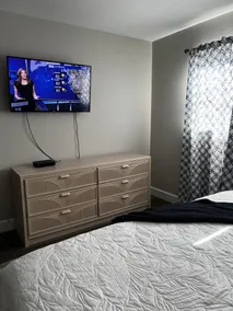 1 Bedroom Private Bath - Image 4