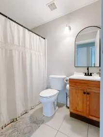 Cheerful 2 Bedroom in Downtown Grass Lake | Bikes - Image 3