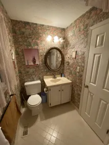 Large comfortable house, close to everything. Single Family Only - Image 3