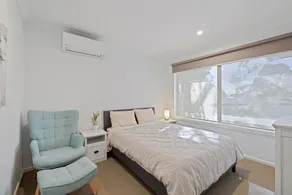 Island Life by Ready Set Stay- Spacious home a stroll away from the beach - Image 5
