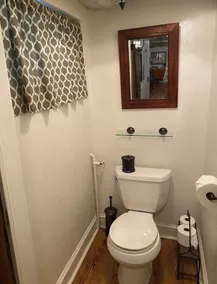 Craftsman Style Brick Cottage 1937 downstairs apartment - Image 4