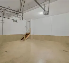 Schönes 4 Schlafzimmer Haus auf großem Grundstück in privatem Bereich mit Pool. - Image 2