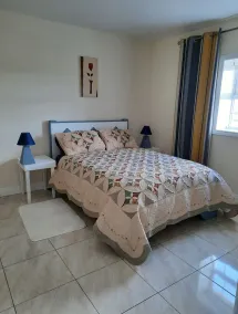 Beautiful Rural Ground Floor Flat with Waterfront View - Image 4