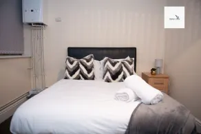 large / very central one bedroom flat! 5 mins to ASDA/Merry Hill Shopping Centre - Image 3