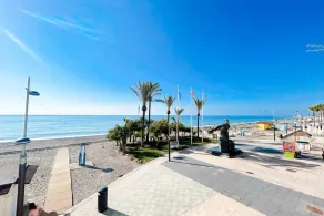 Apartment in der 1. Strandlinie von Sabinillas mit Meerblick - Image 4