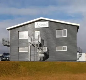 Black Beach Guesthouse - Image 4