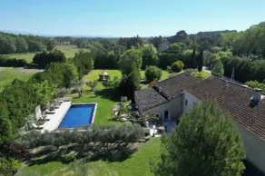Sublime mas provençal de caractère rénové avec une grande piscine - Image 4