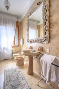 Charmerende villa i venetiansk stil med have og gårdhave, gratis park og gratis trådløs internetadgang - Image 3