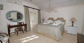 Emerald Beach 4 | Plumbago - Image 4