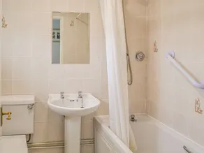 2 bedroom accommodation in Stalham - Image 2