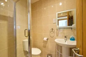 Rosalie, a 2 bedroom apartment near the beach at Woolacombe - Image 2