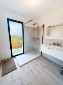 2 mins from the beach! Apartment in new contemporary residence with swimming pool - Image 2